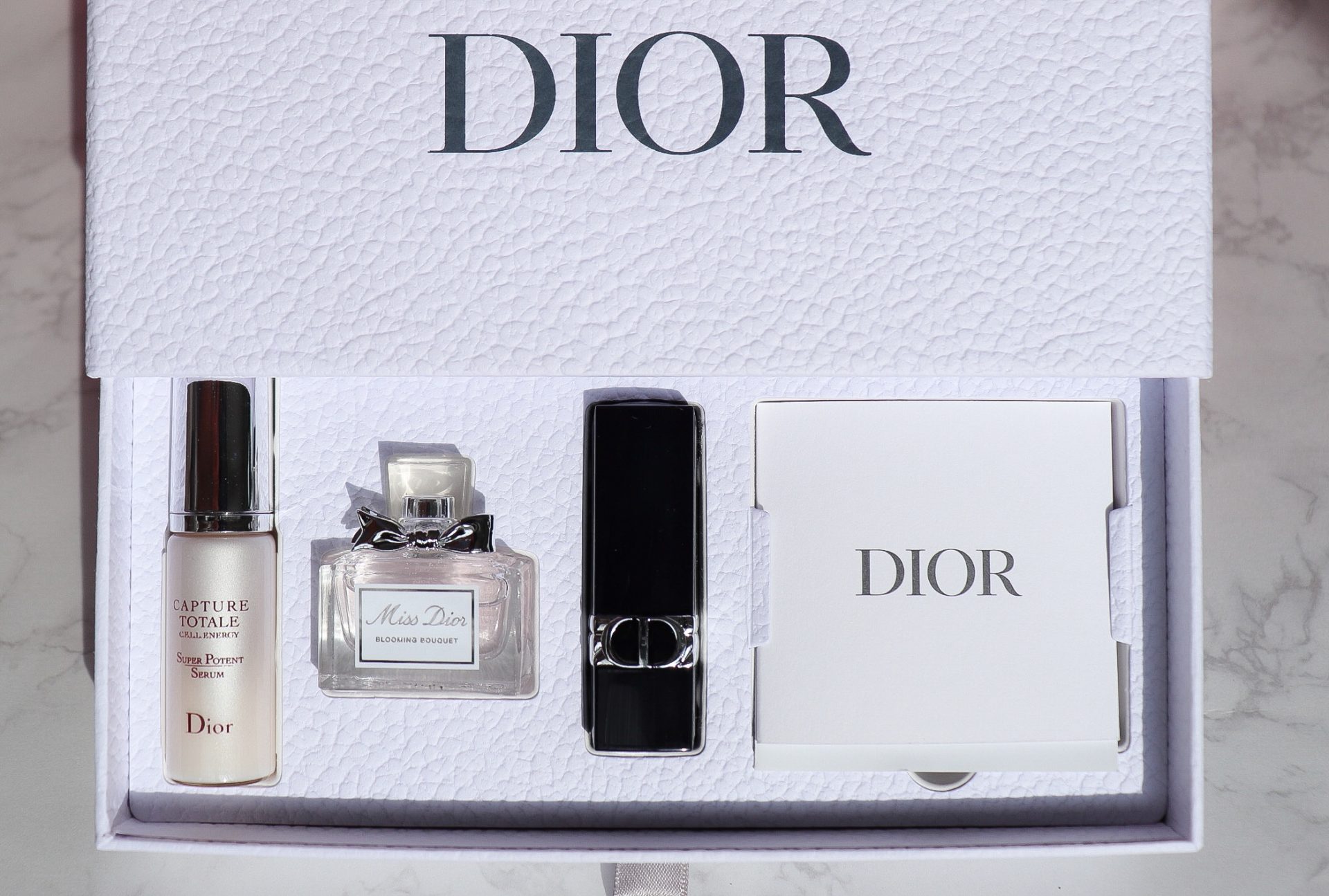 2021年Dior バースデープレゼントの中身は？【どうやってもらうの 